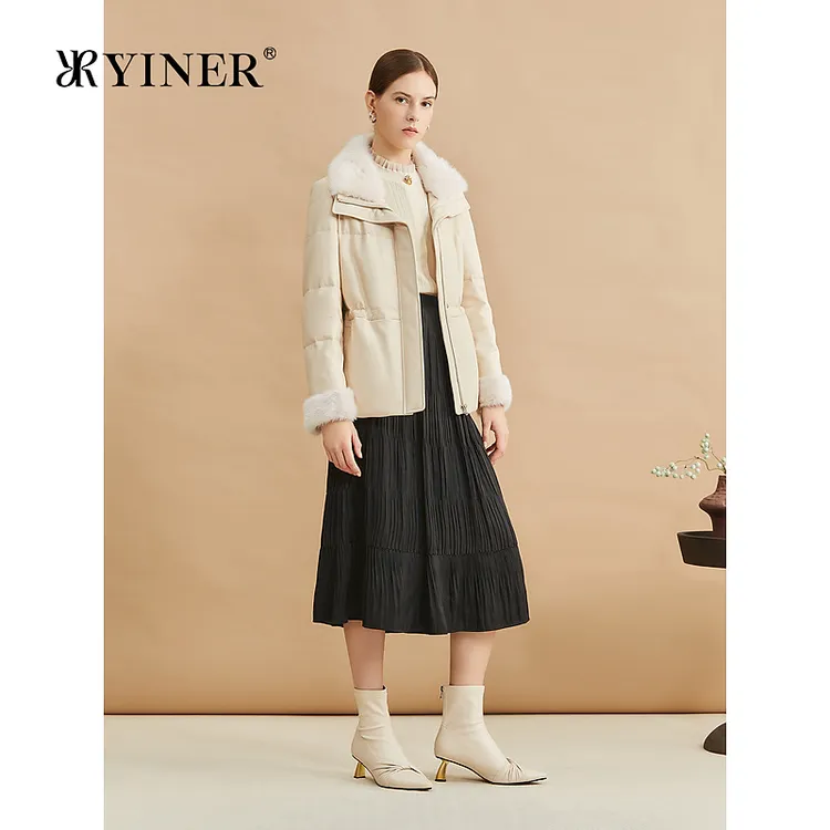 YINER音儿专选冬季新款水貂毛翻领柔韧绵羊皮真皮羽绒服