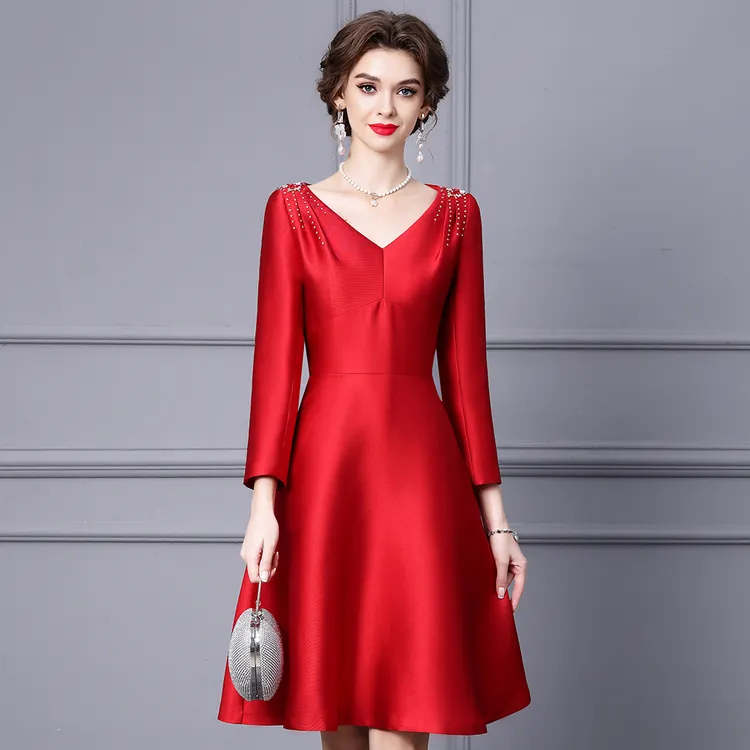 枝荔红色连衣裙2025秋季新款宴会高级感气质钉钻长袖显瘦A字裙子