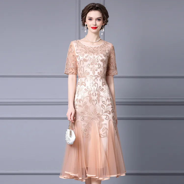 枝荔成熟贵气连衣裙夏季重工刺绣拼接网纱高腰a字裙短袖2025新款