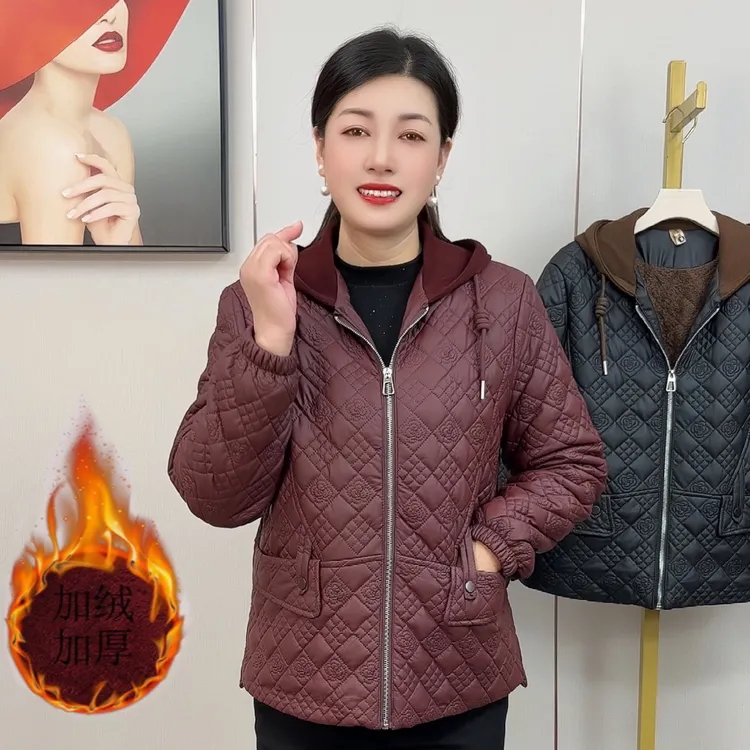 中老年妈妈冬装皮衣加厚保暖连帽棉服外套