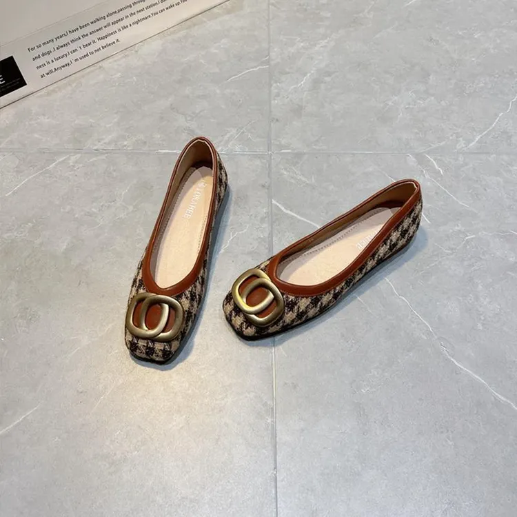 小香风平底单鞋女2024年新款春秋百搭方扣千鸟格软底复古豆豆瓢鞋