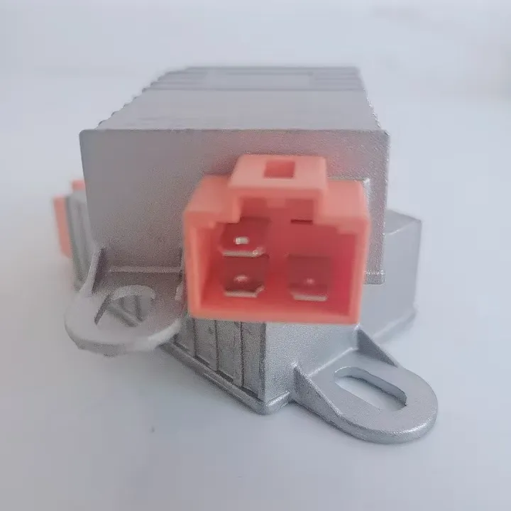 10个装电动车电压转换器48/60/72四孔三线/四线无线8A+USB款