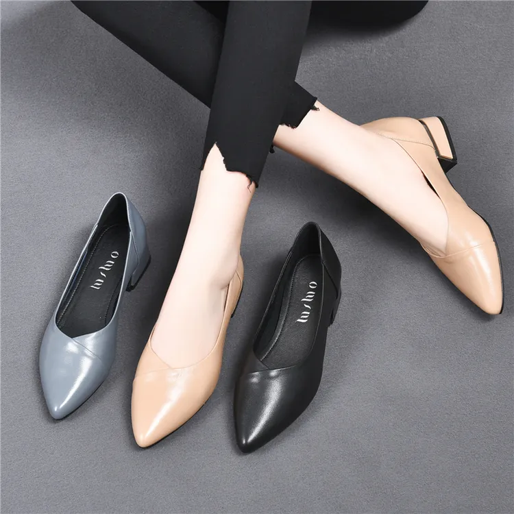 2025年新款春夏尖头低跟软皮四季单鞋女工作皮鞋软底粗跟真皮女鞋