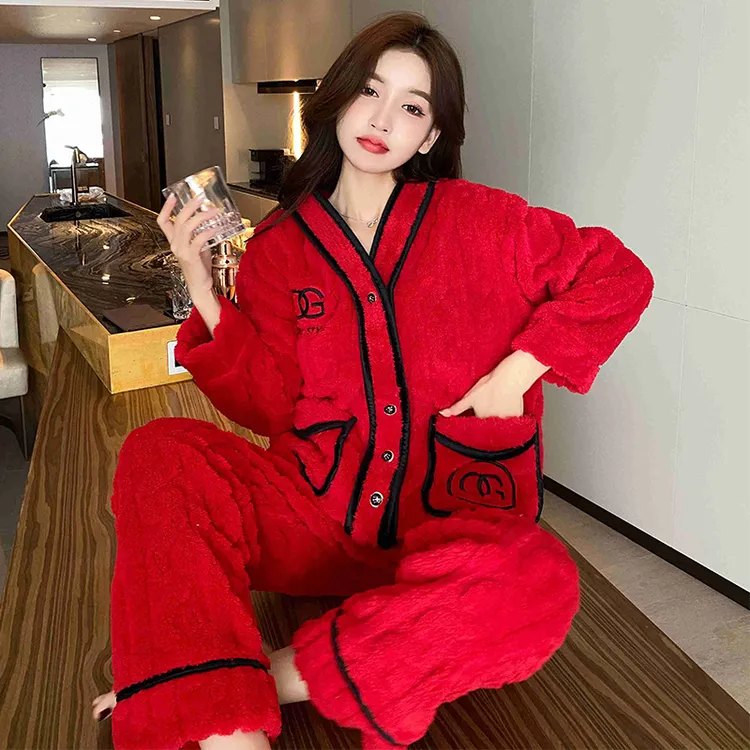 睡衣女珊瑚绒冬季加厚加绒法兰绒加大码红色本命年小香风家居服