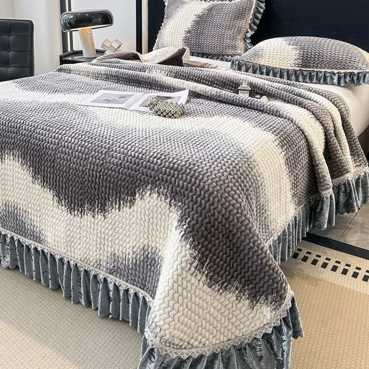 大号高档加绒牛奶绒床盖三件套冬季加厚珊瑚绒保暖防滑夹棉床单