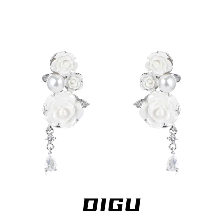 嘀咕家 铜合金耳饰 白玫瑰耳夹轻奢白色花朵耳骨夹无耳洞耳饰