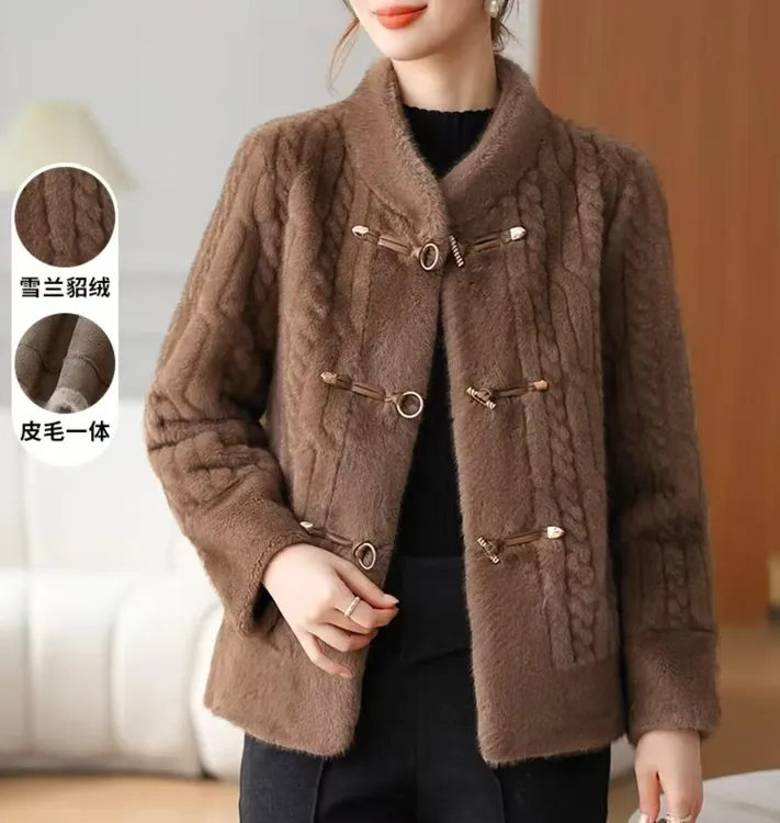 冬季新款女款轻奢百搭设计师气质时尚潮流加厚显瘦短款女大衣A