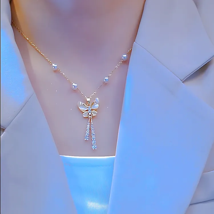 钛钢仿珍珠项链 魅力蝴蝶项链女小众设计猫眼石高级吊坠颈链新款