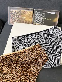 5588低腰高弹半包臀无痕面料欧版豹纹贴身三角短裤