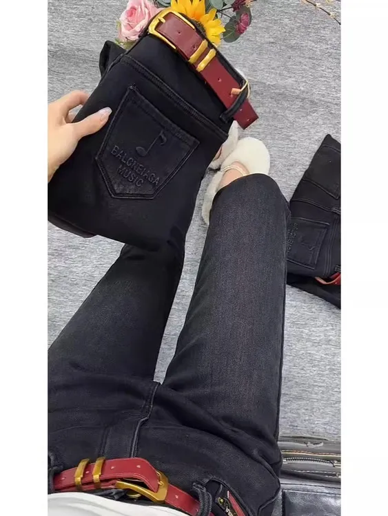 2024秋冬季新款加绒加厚高腰显瘦修身小脚烟管裤女大码直筒牛仔裤