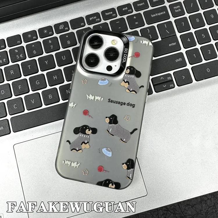 适用苹果15INS可爱露营小狗彩银黑色手机壳防摔iphone15pro/14pro