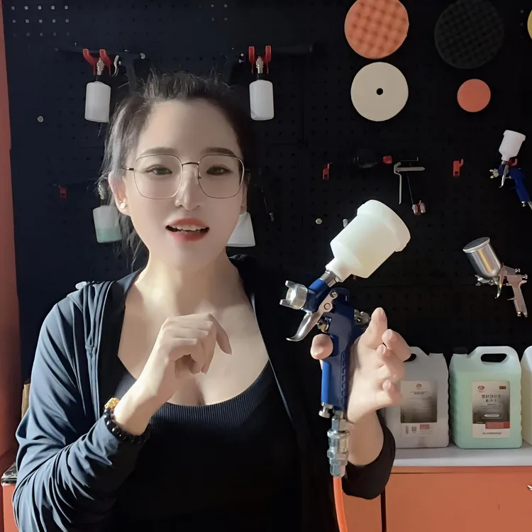 镀膜喷枪，汽车内饰真皮镀膜液喷漆皮革上光发动机镀膜枪0.8喷芯