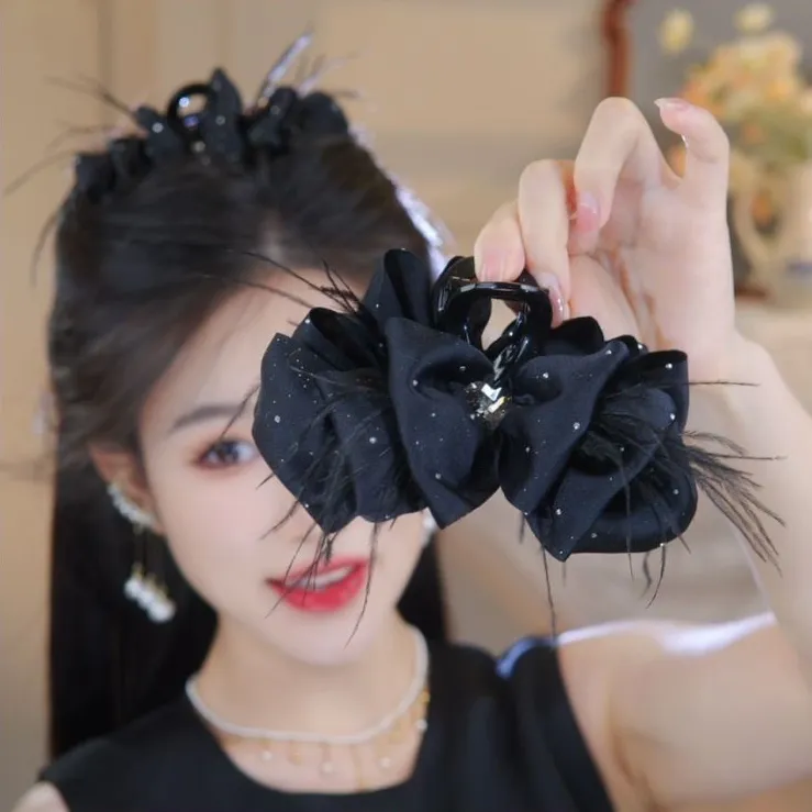 【包邮】在逃公主（星空）爱心钻羽毛抓夹2025网红爆款满天星鲨鱼夹