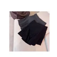 莎莎家的迷你褶感裙