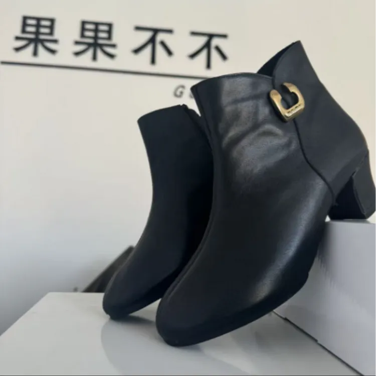  K33黑色拉链短靴