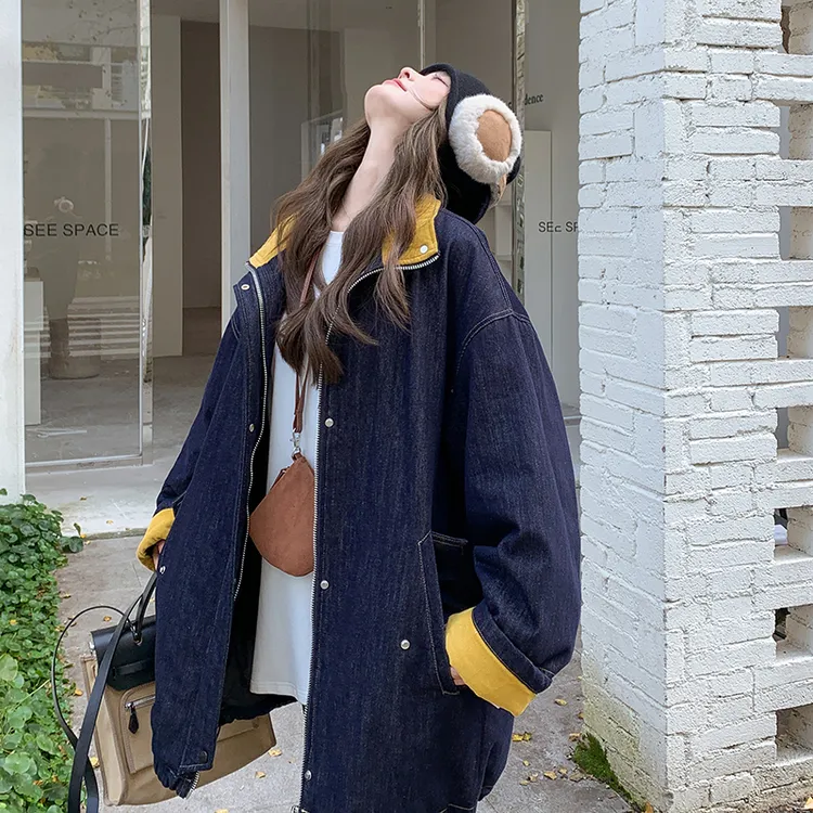 撞色拼接牛仔羽绒服女2025年冬季新款韩版慵懒风中长款白鸭绒外套