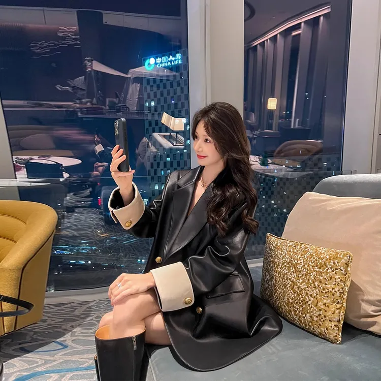 黑色皮衣外套女2025秋季新款韩版西装宽松高级设计感垫肩气质西服