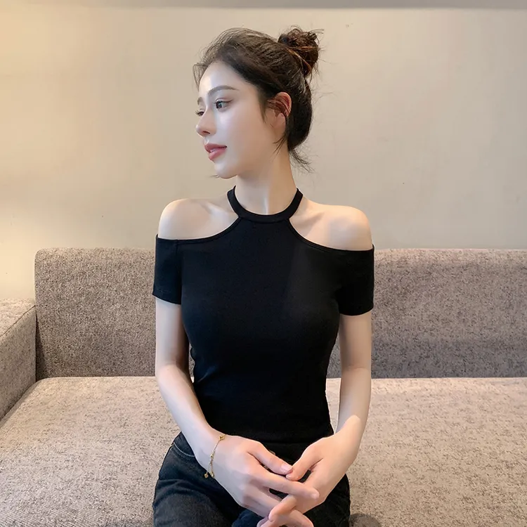 黑色短袖t恤女露肩夏季新款修身老钱风小众洋气网红紧身挂脖上衣
