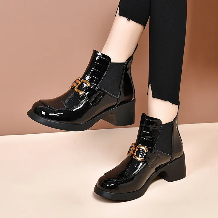 粗跟切尔西靴女春秋单靴2025新款高跟小短靴冬加绒亮面马丁靴女潮