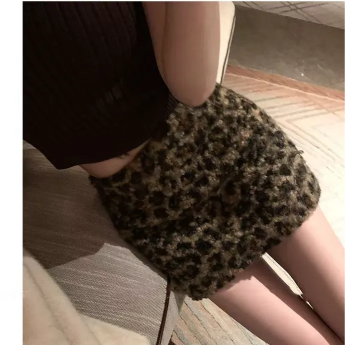 【中古小奶豹】半身裙女秋冬羔羔毛豹纹短款包臀半裙8276#时髦穿搭