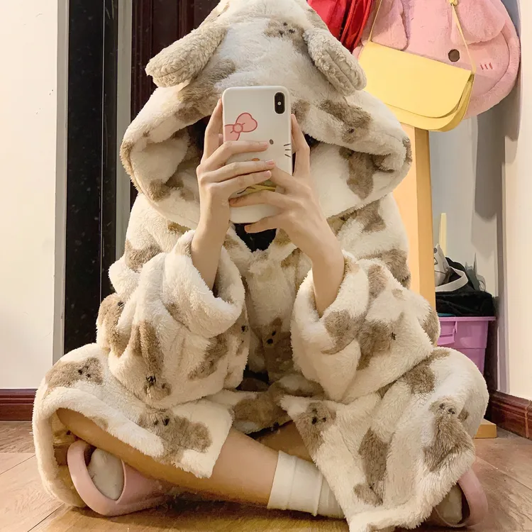 小熊珊瑚绒睡衣2025新款爆款睡袍女冬加厚加绒网红加厚加绒卡通