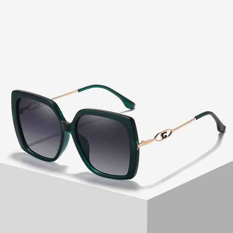 时尚偏光太阳镜女大框TR90金属扣女士墨镜户外遮阳出街穿搭眼镜  