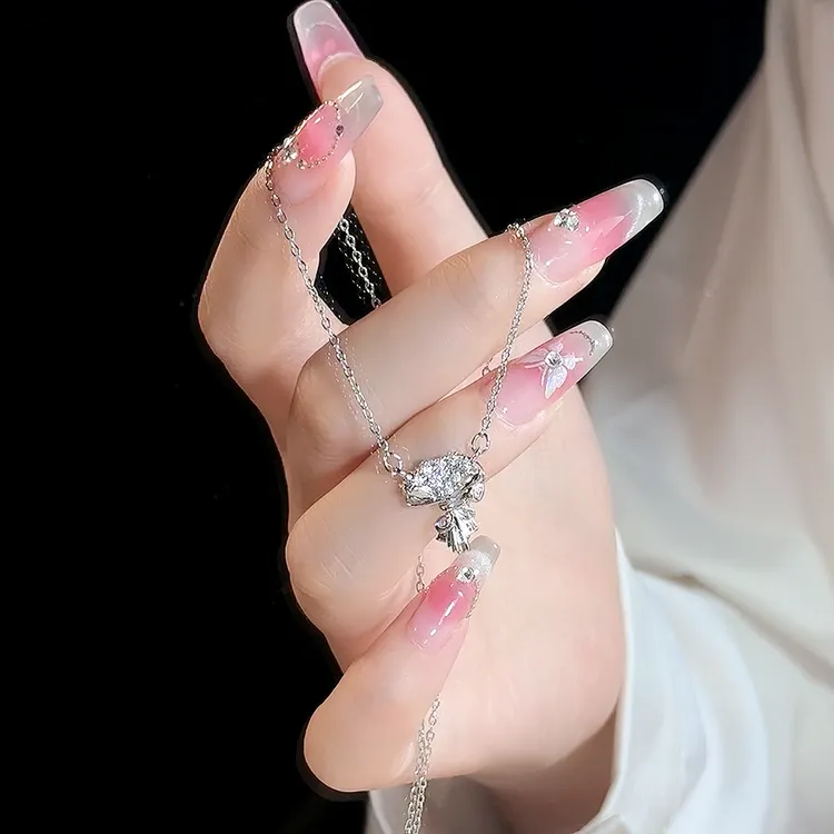 依弗 钛钢项链 手捧花束项链女锁骨链气质轻奢时尚小众百搭ins风