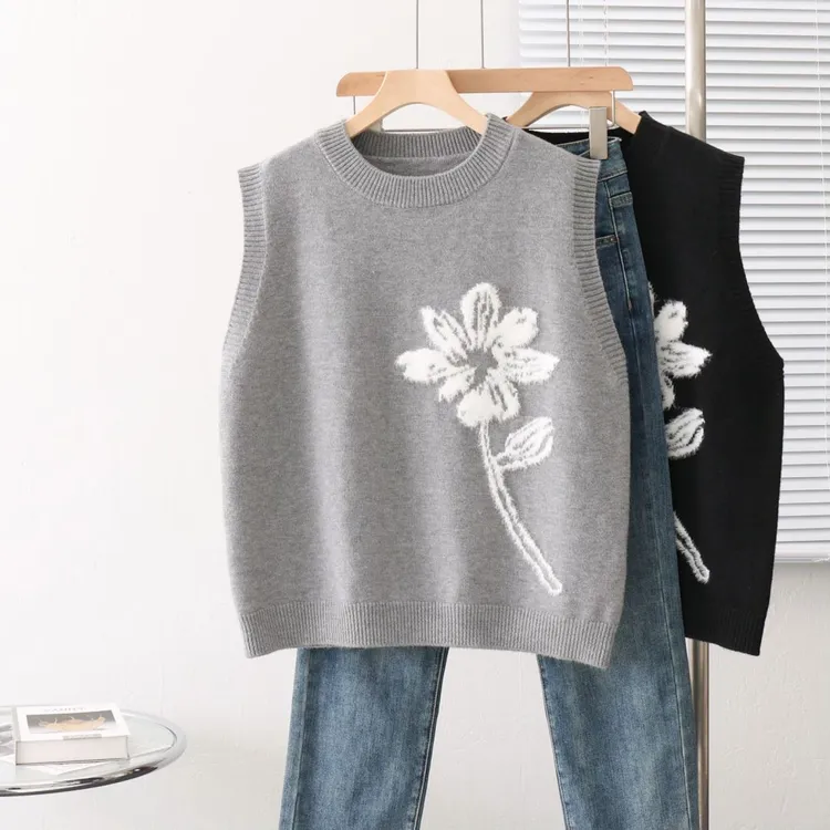 2025春秋新款圆领刺绣设计感小众叠穿针织马甲女外穿百搭毛衣背心