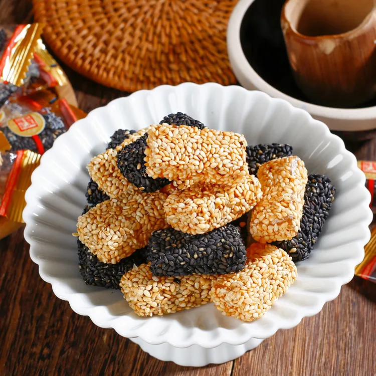 圣福记 牛皮糖芝麻软糖黑白芝麻糖山东特产老式糖果188g/袋