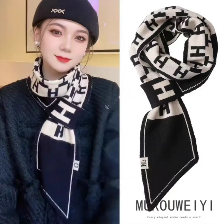 冬季保暖围脖围巾女2024新款高级感三角巾时尚磁吸扣小方巾丝巾女