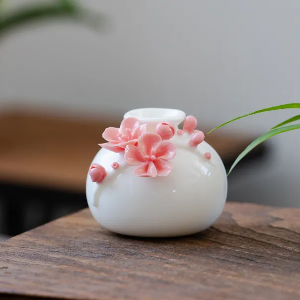 何来瓷手工捏花粉梅花小圆瓶花器客厅博古架桌面干花插花装饰摆件