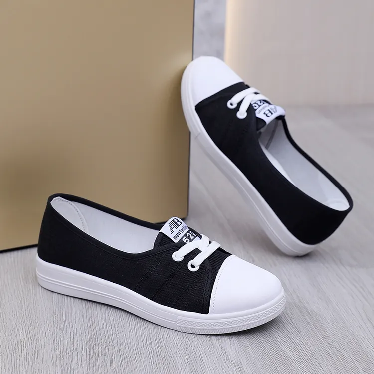 网红小白鞋女2025爆款防滑百搭舒适软底帆布鞋浅口透气一脚蹬女鞋
