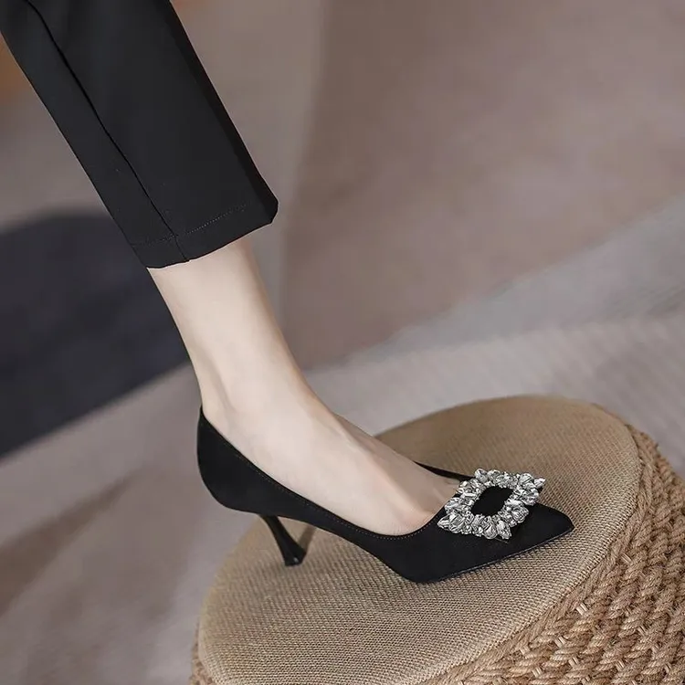法式尖头水钻高跟鞋女秋季2023年新款细跟大码小码黑色职业单鞋女