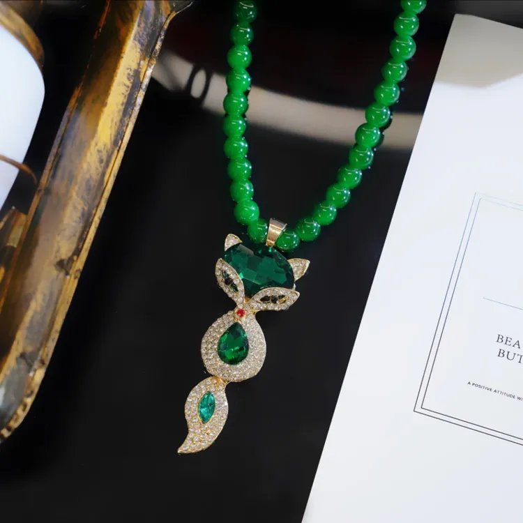 非金属项链 秋冬新款绿串珠微镶狐狸吊坠项链精致时尚爆款毛衣链