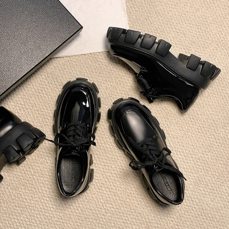 厚底乐福鞋女2025秋季新款松糕鞋黑色百搭单鞋英伦风系带小皮鞋女