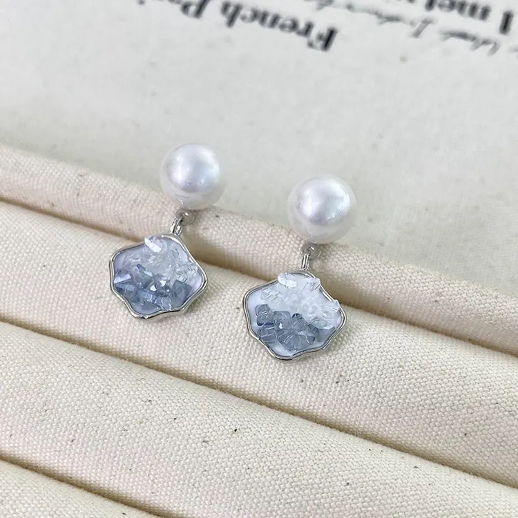 铜合金耳饰 渐变蓝色水晶贝壳耳钉轻奢小众设计耳环优雅法式耳饰