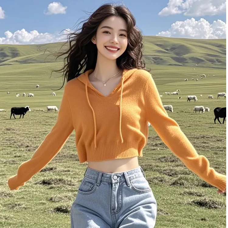 2025早秋新款高级感慵懒风橘色连帽毛衣针织衫女休闲减龄短款上衣