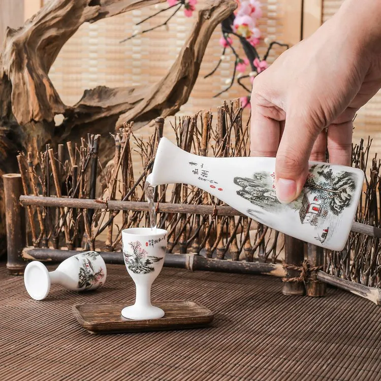 三两分酒器套装高脚杯一口杯仿古老式酒盅三角瓶倒酒器家用酒壶