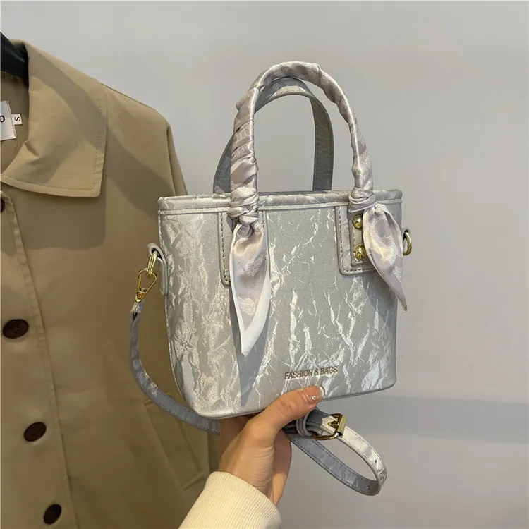 2024新款时尚百搭单肩包轻奢斜挎包手提包包盒子包