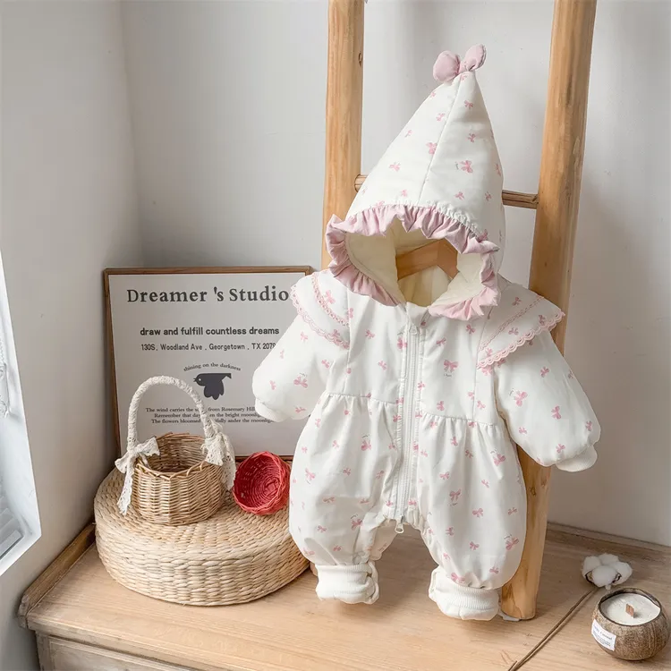 新生婴儿2-14个月女宝宝加绒加厚连体衣冬装满月外出服小月龄爬服