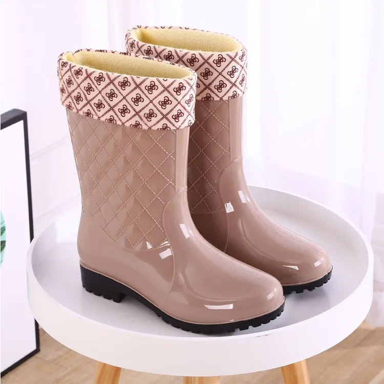 水鞋女中筒加绒防水鞋一体绒雨靴雨鞋防水成人时尚防滑鞋女款