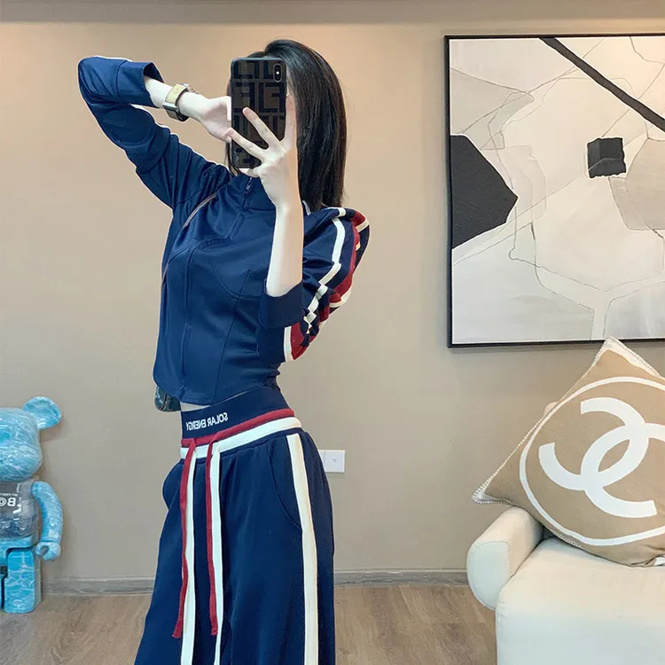 欧货高端秋冬新款运动套装女休闲显瘦拉链网红炸街加绒两件套潮