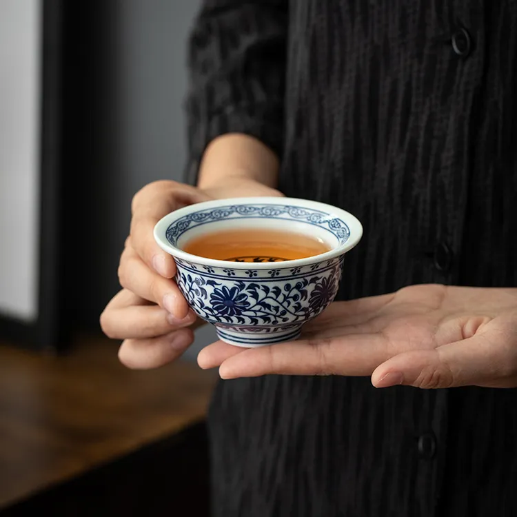 原版复刻釉下彩青花缠枝莲压手杯陶瓷主人杯大容量茶盏仿古品茗杯