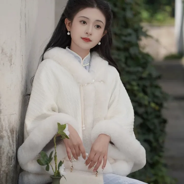 加绒加厚小斗篷披肩女秋冬短款环保兔毛领珍珠盘扣配旗袍婚纱外搭