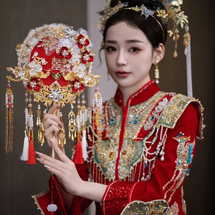 闺蜜婚礼礼物结婚新娘红色大气明制婚饰双面双色结婚团扇喜扇9239
