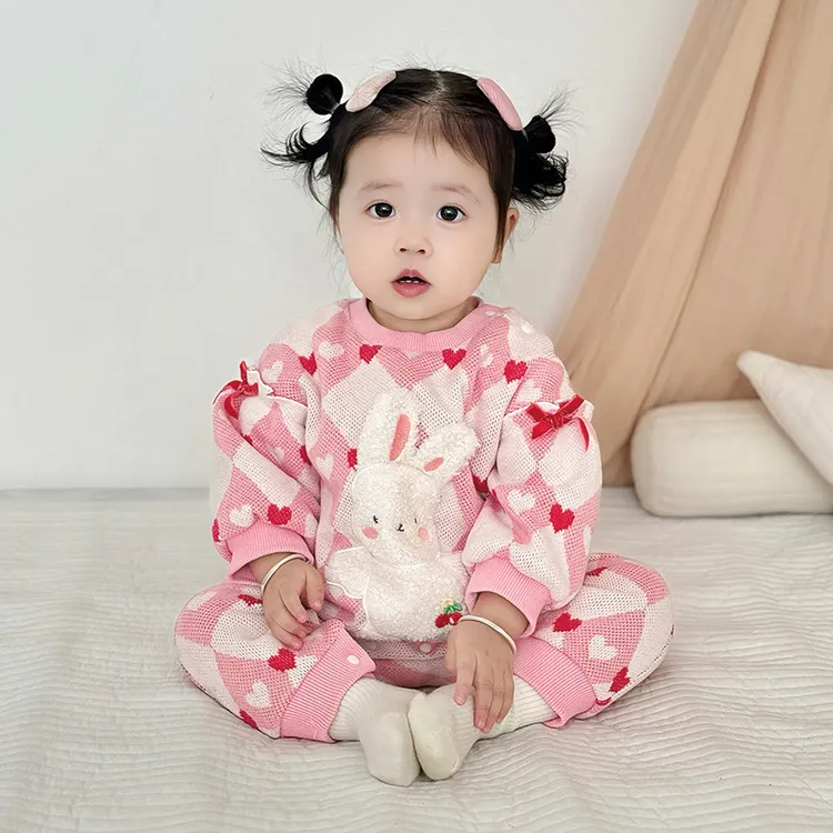 婴儿衣服冬季新款女宝宝衣服立体爱心小兔婴儿连体衣新生儿衣服