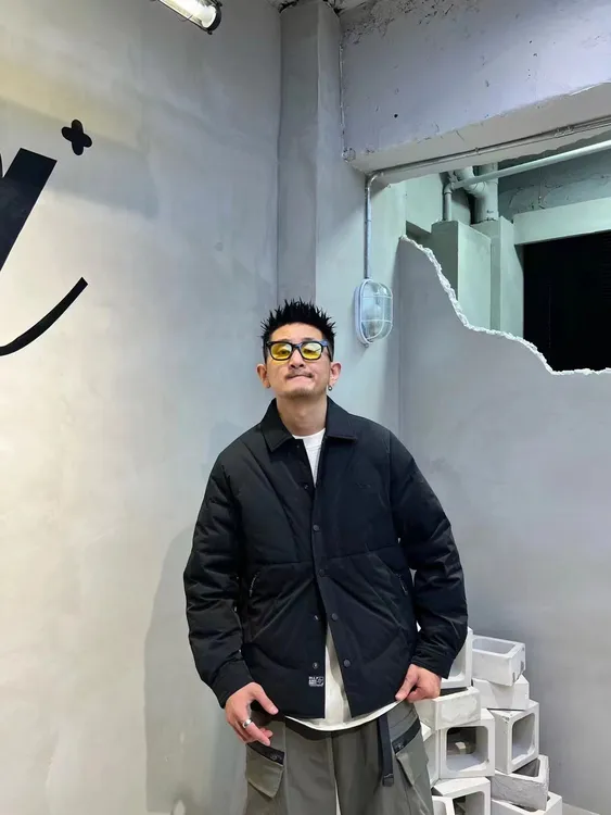 男士翻领轻薄羽绒服时尚百搭休闲保暖外套上衣潮