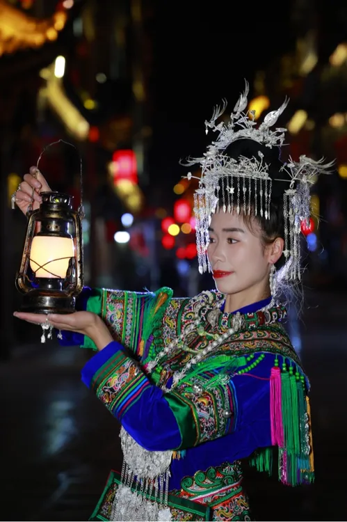 尚重侗族服装披肩腰带围腰假两件衣服四件套新娘套装