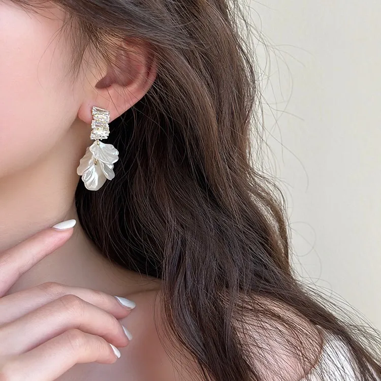 铜合金耳饰 流苏贝壳花朵耳环小众高级耳坠女秋冬爆款耳饰耳钉女