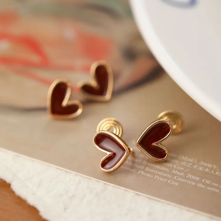 铜合金耳饰 新年ins红色蚊香盘耳夹无耳洞女秋冬新款小巧爱心耳钉